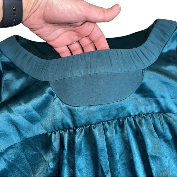 BCBG Paris Green Satin Mini Shift Dress - Size 10 - Picture 3 of 8